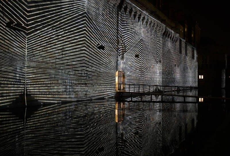 Mapping monumental