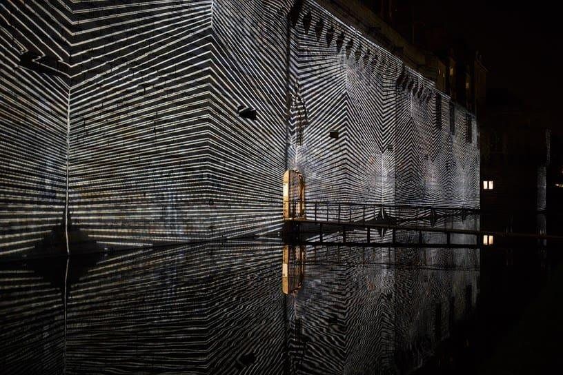 Mapping monumental